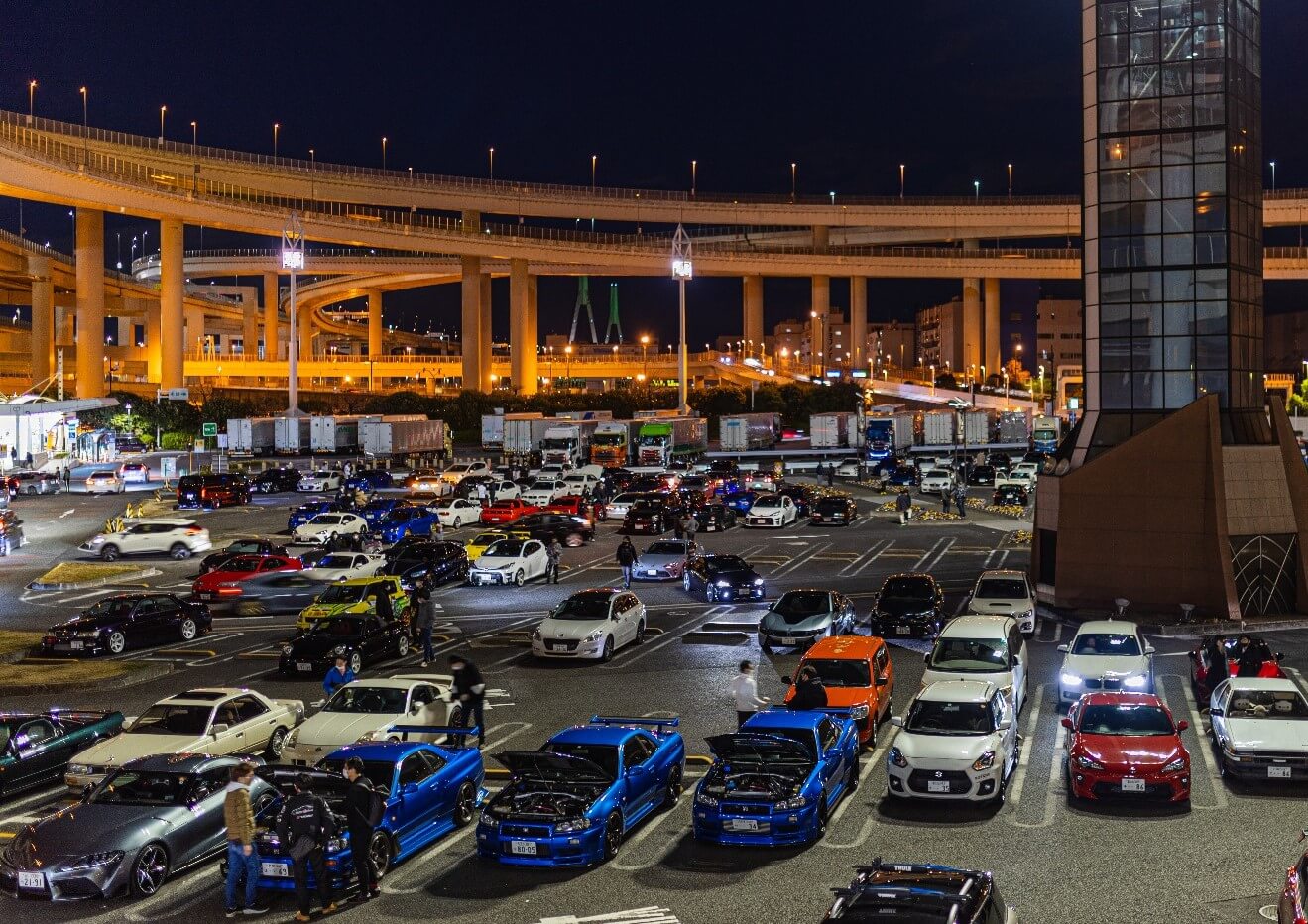 Coches JDM en el parking Daikoku, Yokohama